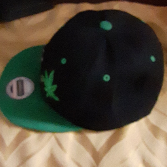 SnapBack - Picture 3 of 4
